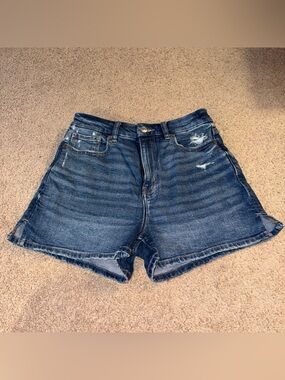 American Eagle High-Rise Curvy Mom Shorts